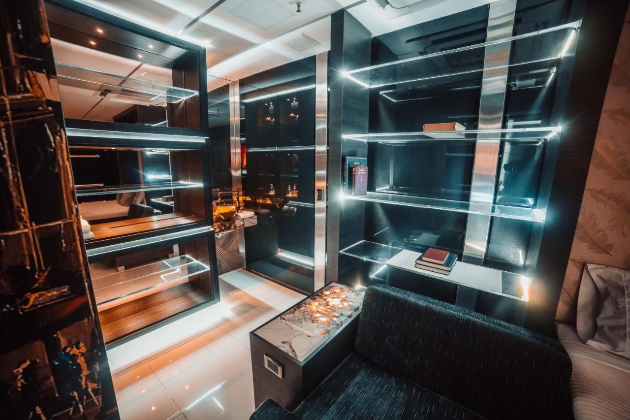 1Million Luxury Suites Medellín Esterno foto