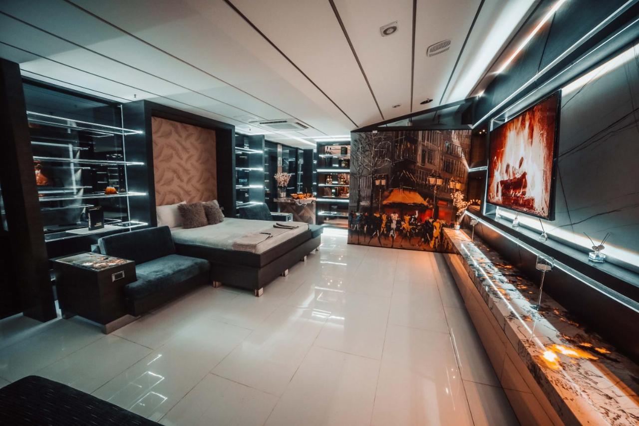1Million Luxury Suites Medellín Esterno foto